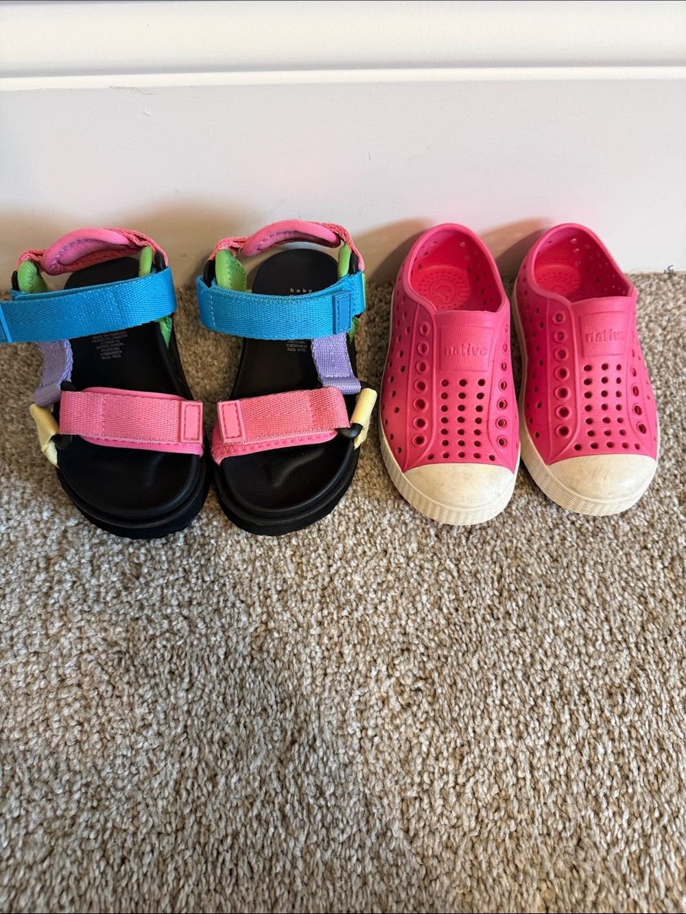 Native & Gap Girls Sandals Sz 8
